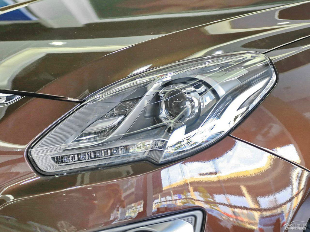 Kȼ{ǽݴ7 SUV܇^^DƬ