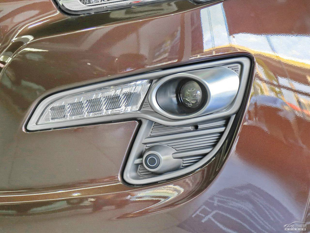 Kȼ{ǽݴ7 SUV܇^^DƬ