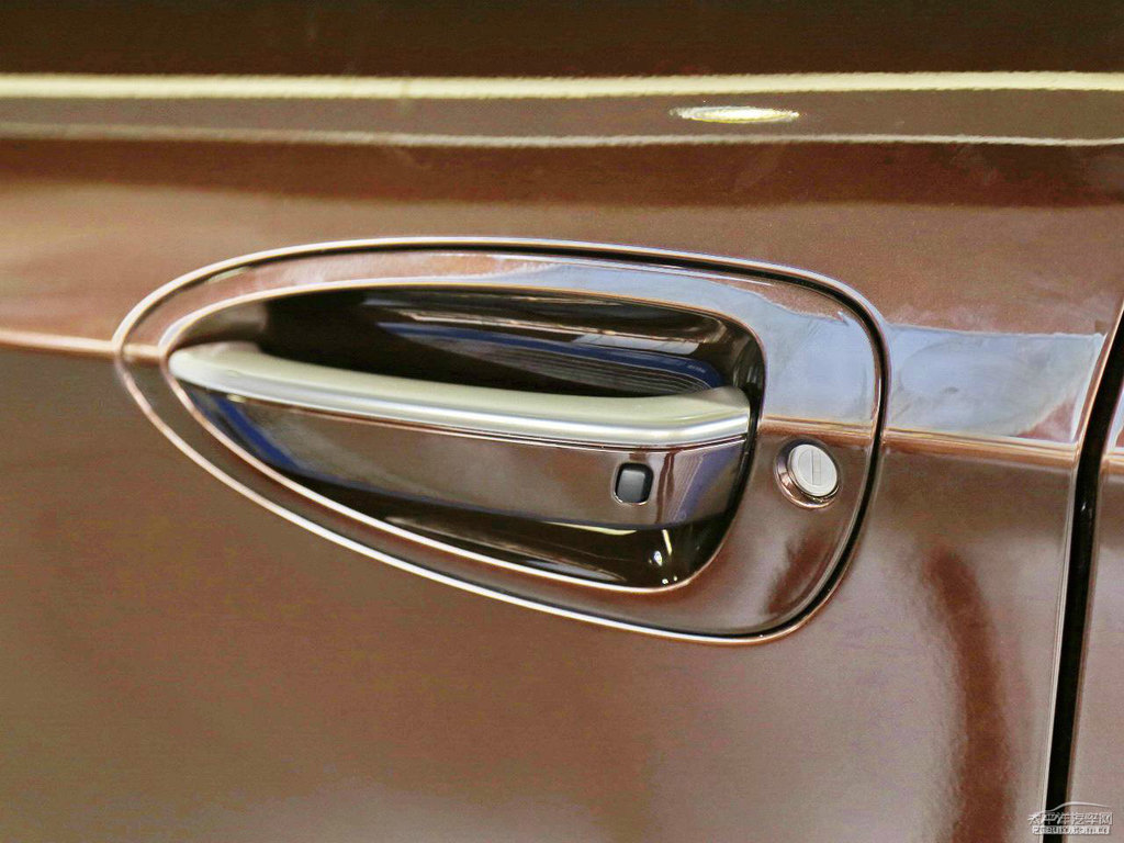 Kȼ{ǽݴ7 SUV܇^DƬ