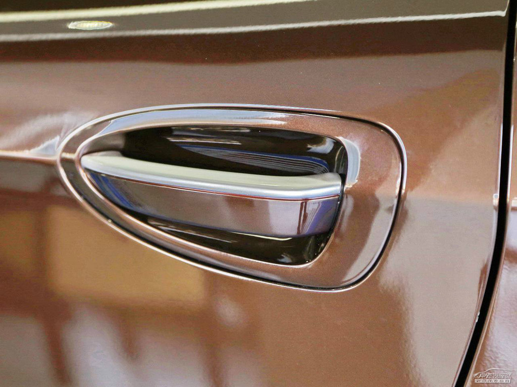 Kȼ{ǽݴ7 SUV܇^DƬ