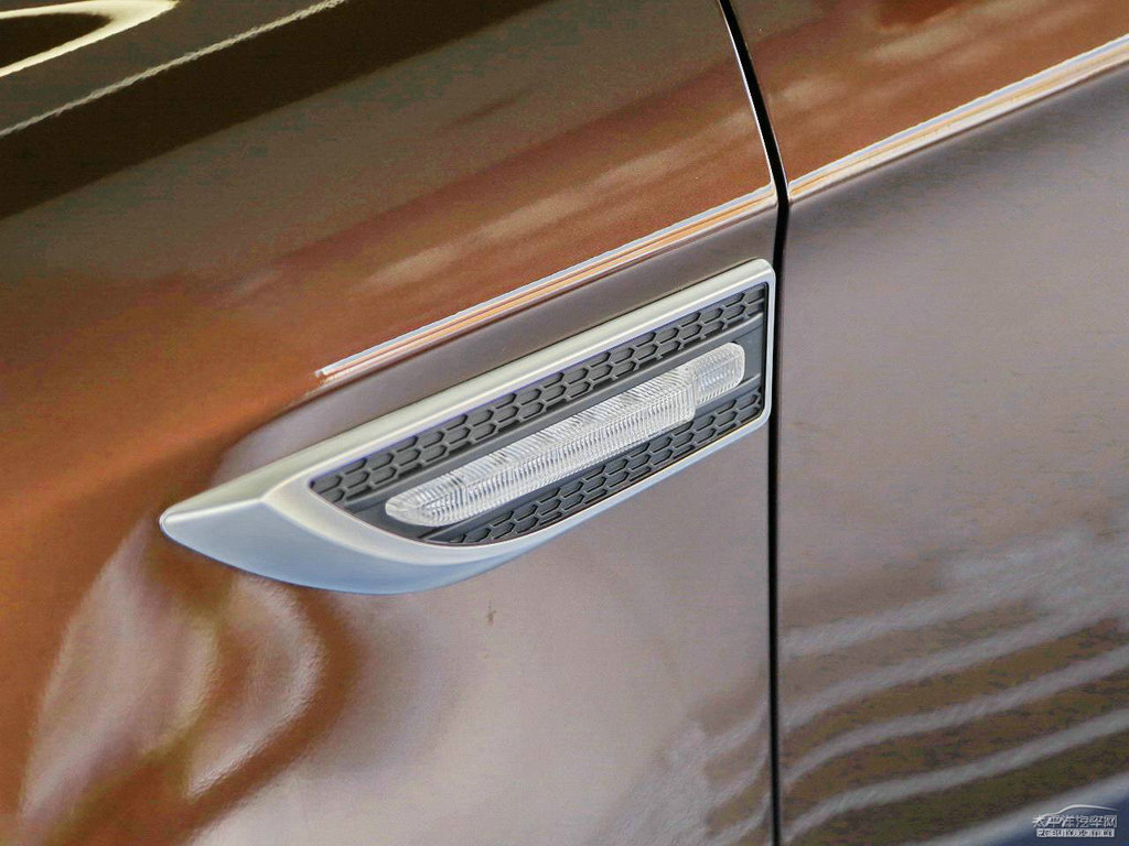 Kȼ{ǽݴ7 SUV܇^DƬ
