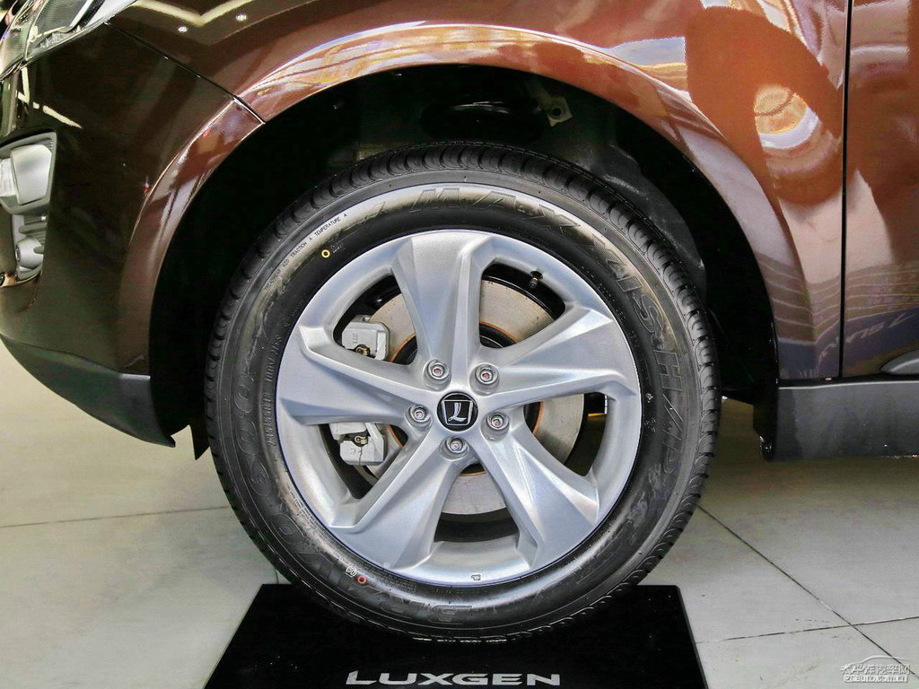 Kȼ{ǽݴ7 SUV܇^DƬ