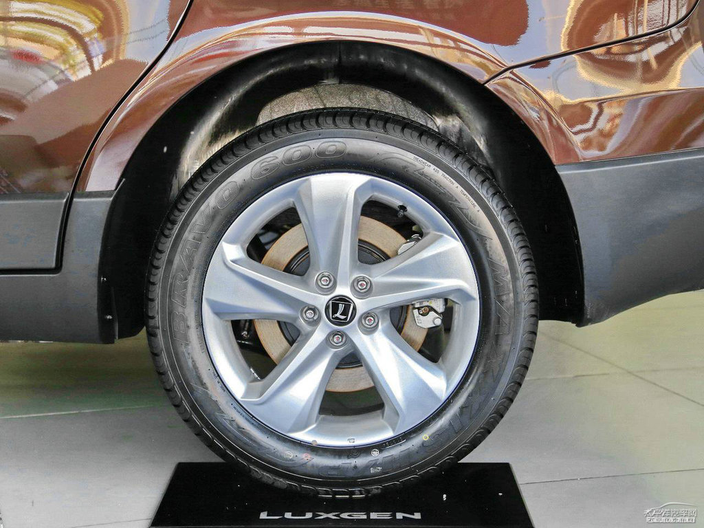 Kȼ{ǽݴ7 SUV܇^DƬ