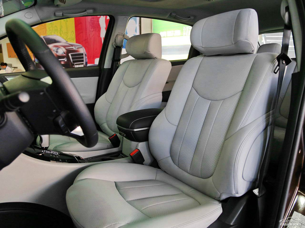 Kȼ{ǽݴ7 SUV΃(ni)DƬ