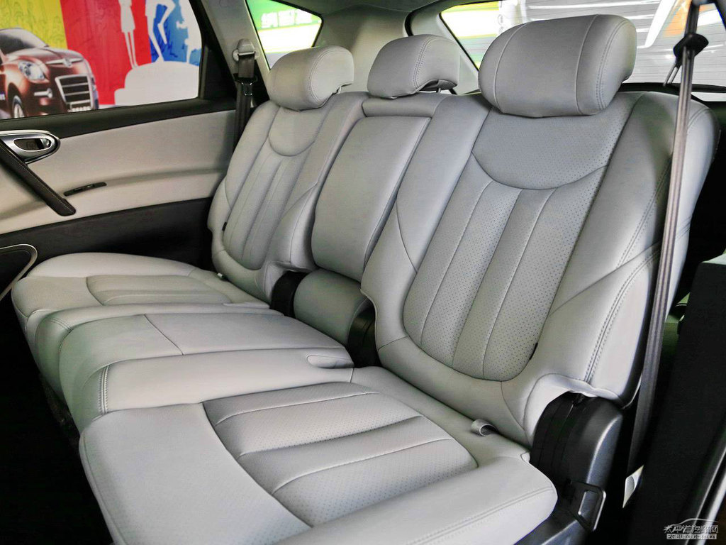 Kȼ{ǽݴ7 SUV΃(ni)DƬ