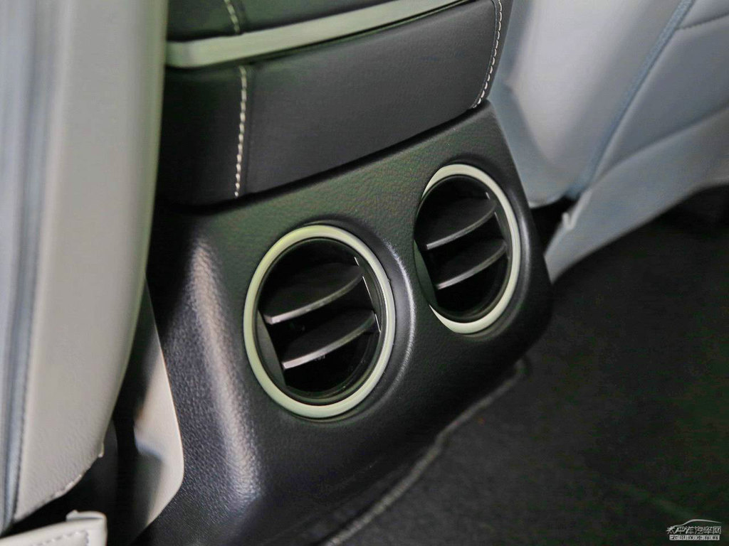 Kȼ{ǽݴ7 SUV΃(ni)DƬ