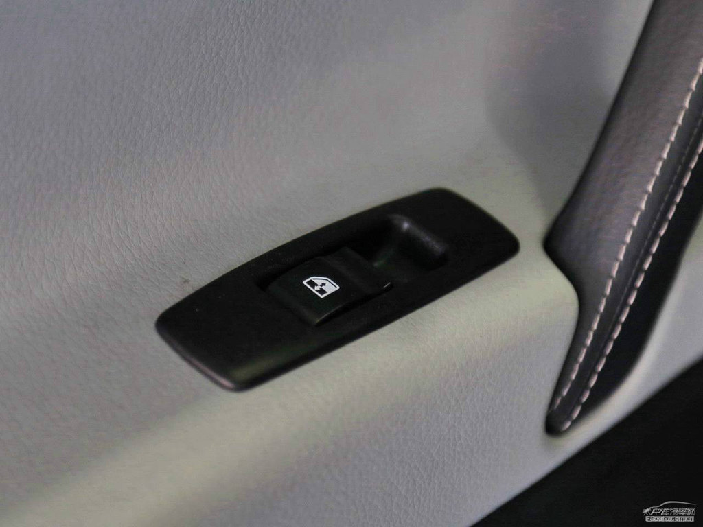 Kȼ{ǽݴ7 SUV܇(ni)DƬ