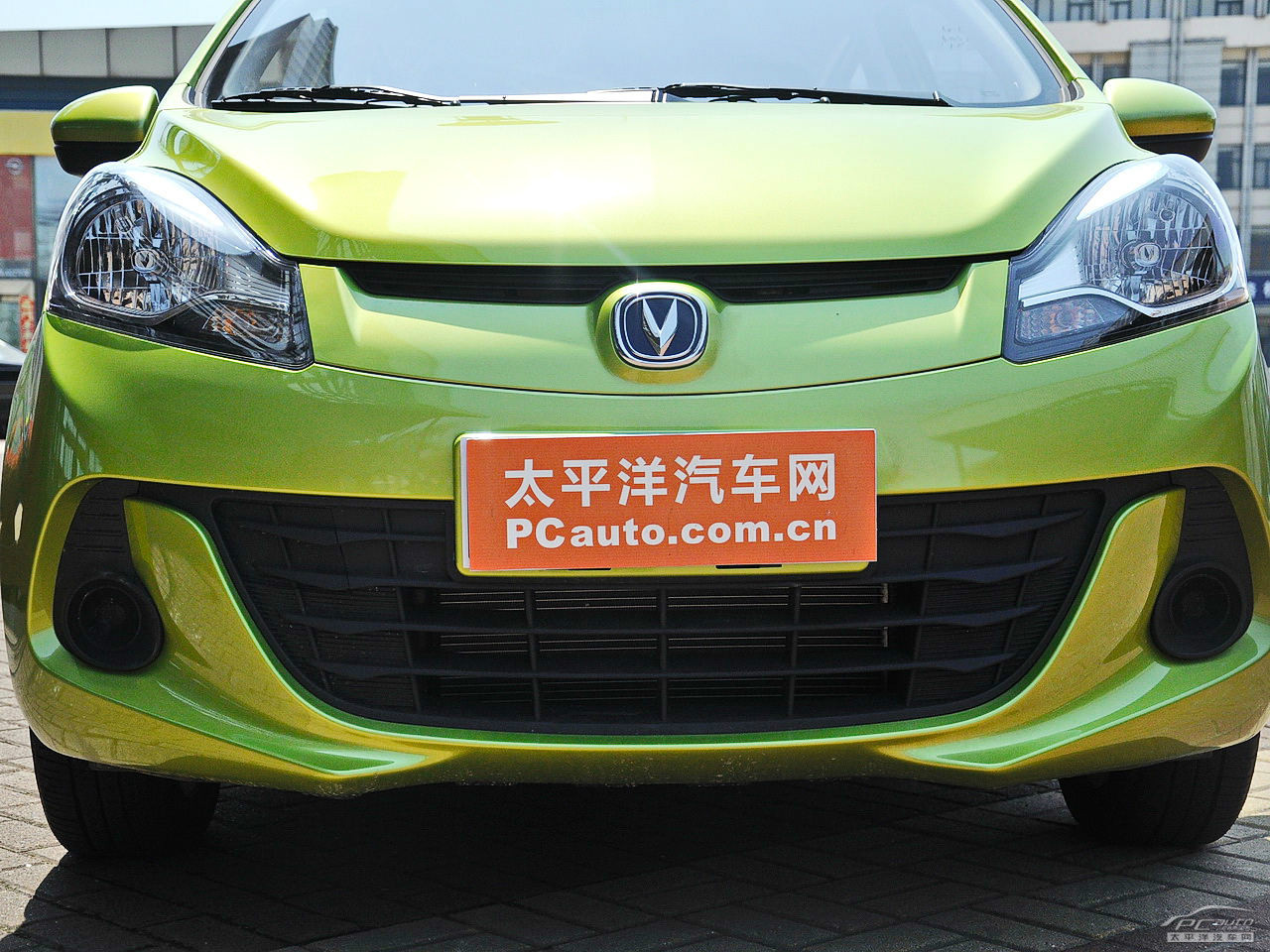 奔奔外觀高清大圖
