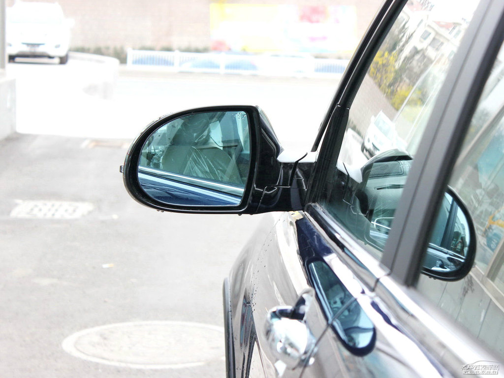 風(fēng)尚藍(lán)哈弗H6車身外觀圖片