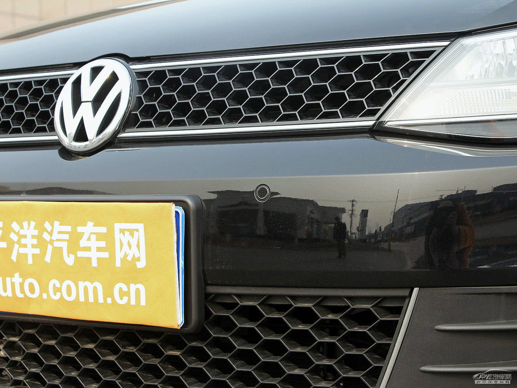 深黑速騰車頭外觀圖片