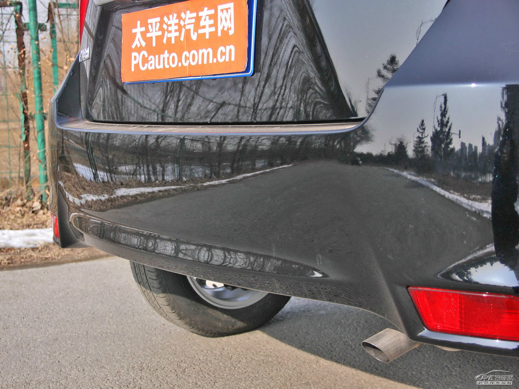 炫晶黑YARiS L 致炫車尾外觀圖片