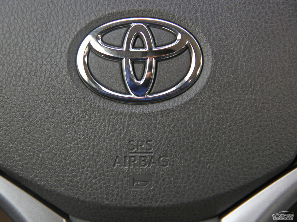 炫晶黑YARiS L 致炫中控內(nèi)飾圖片