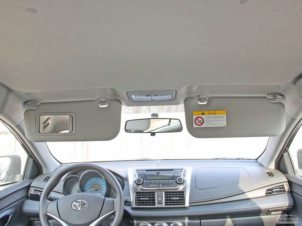 炫晶黑YARiS L 致炫車廂內(nèi)飾圖片