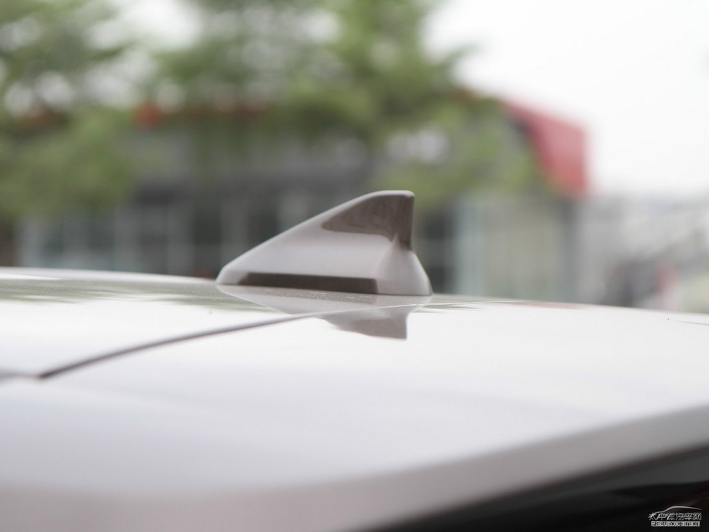 琥珀金別克GL8車身外觀圖片