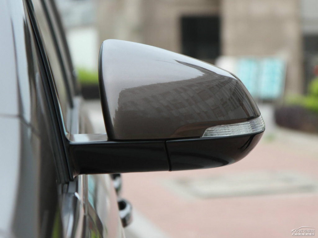 琥珀金別克GL8車身外觀圖片