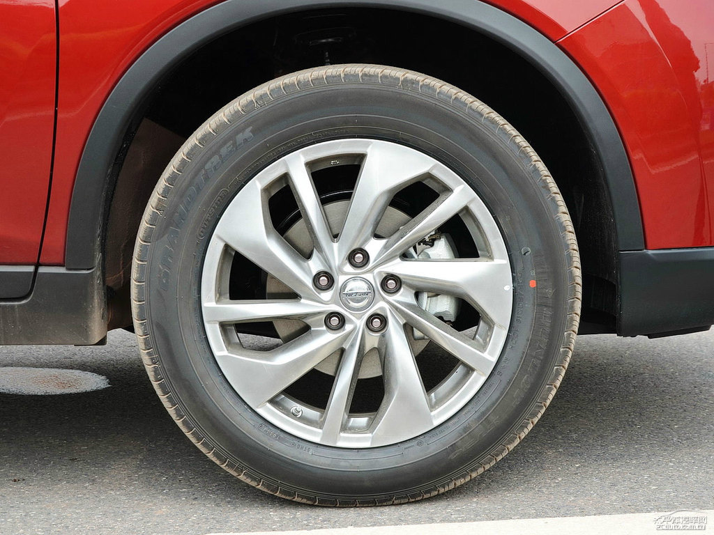 炫雅紅奇駿車身外觀圖片