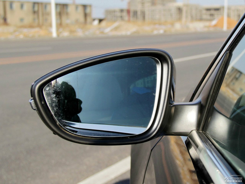 金黑帕薩特車身外觀圖片