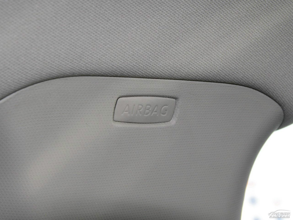 金黑帕薩特車廂內(nèi)飾圖片