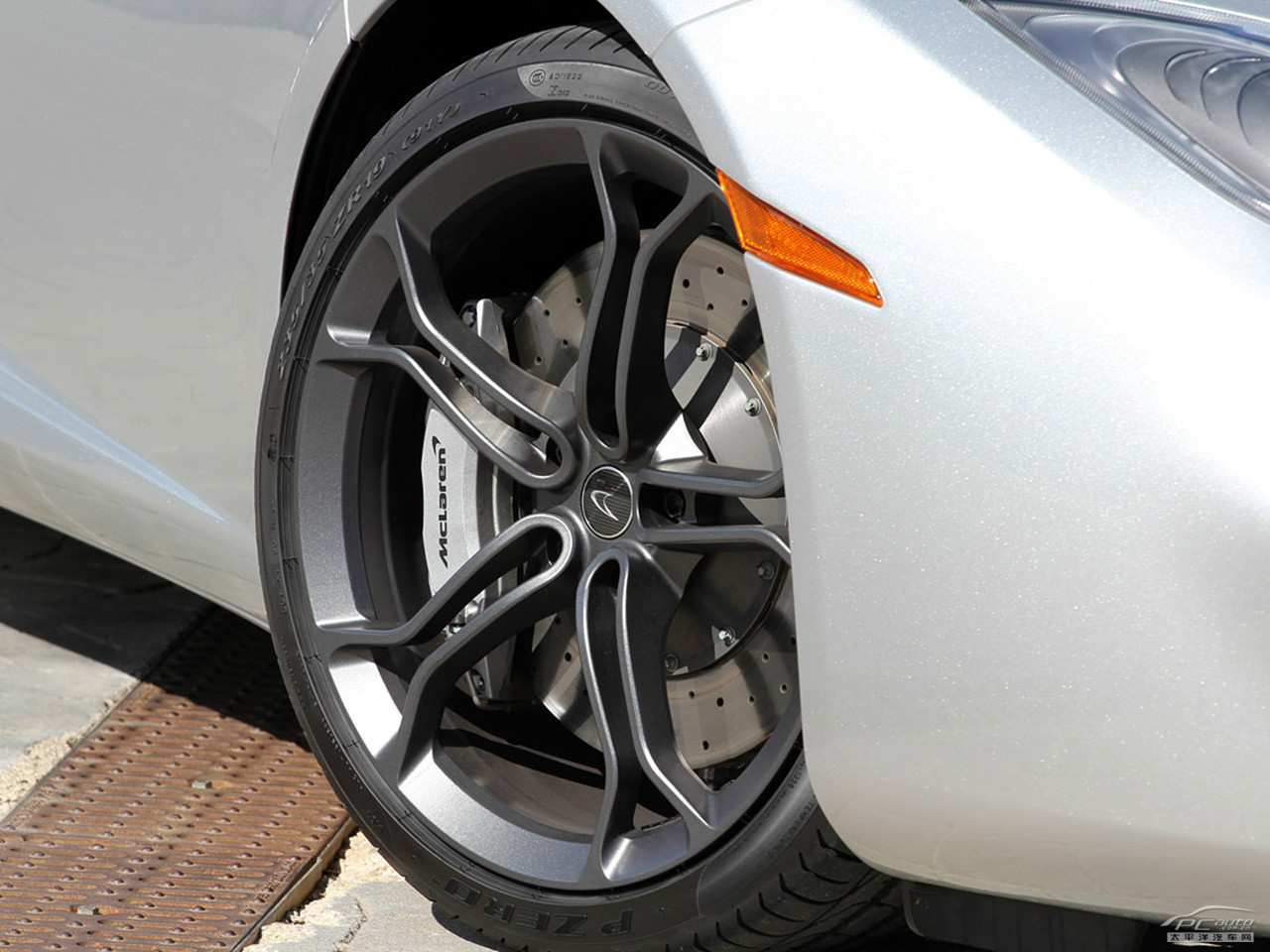 邁凱倫MP4-12C外觀高清大圖