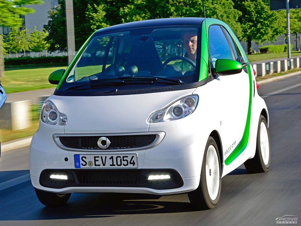 ɫsmart fortwo܇(ch)^(gun)^(gun)DƬ