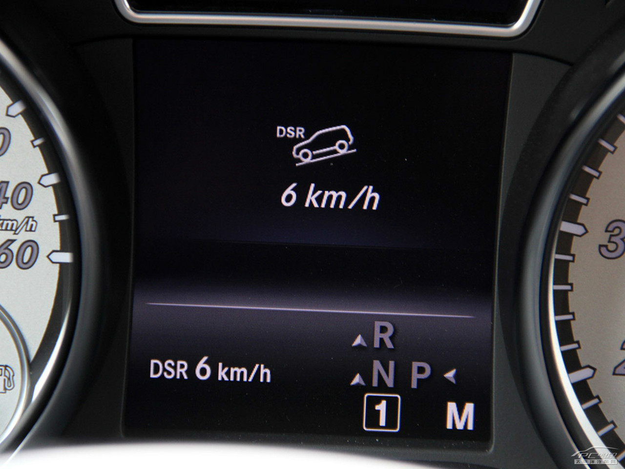 奔馳GLA(海外)內(nèi)飾高清大圖