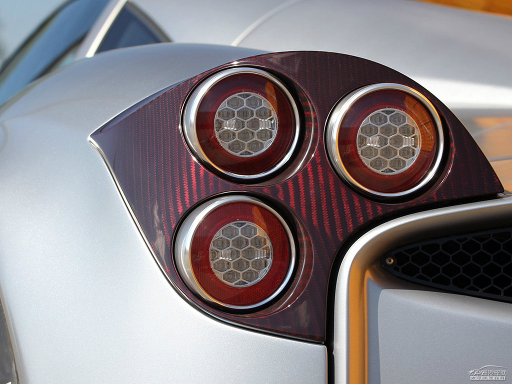 Huayra܇^DƬ