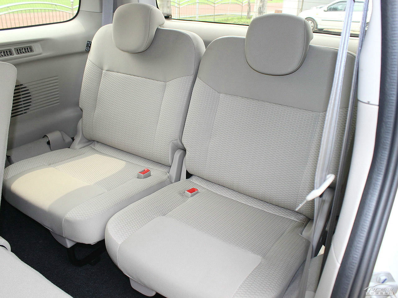 日產(chǎn)NV200內(nèi)飾高清大圖