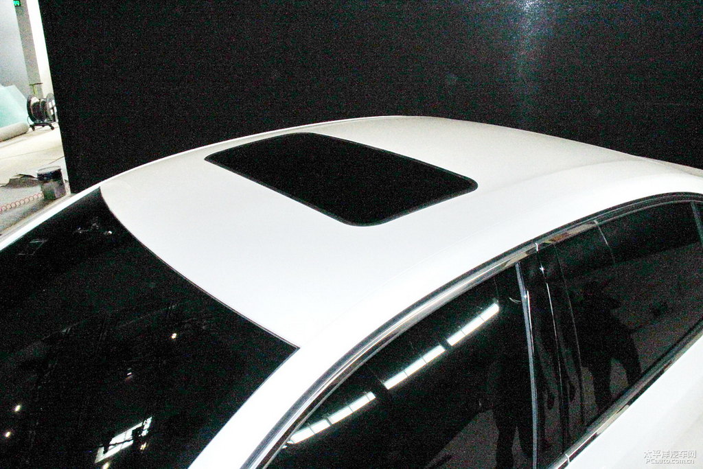 標(biāo)致408圖片