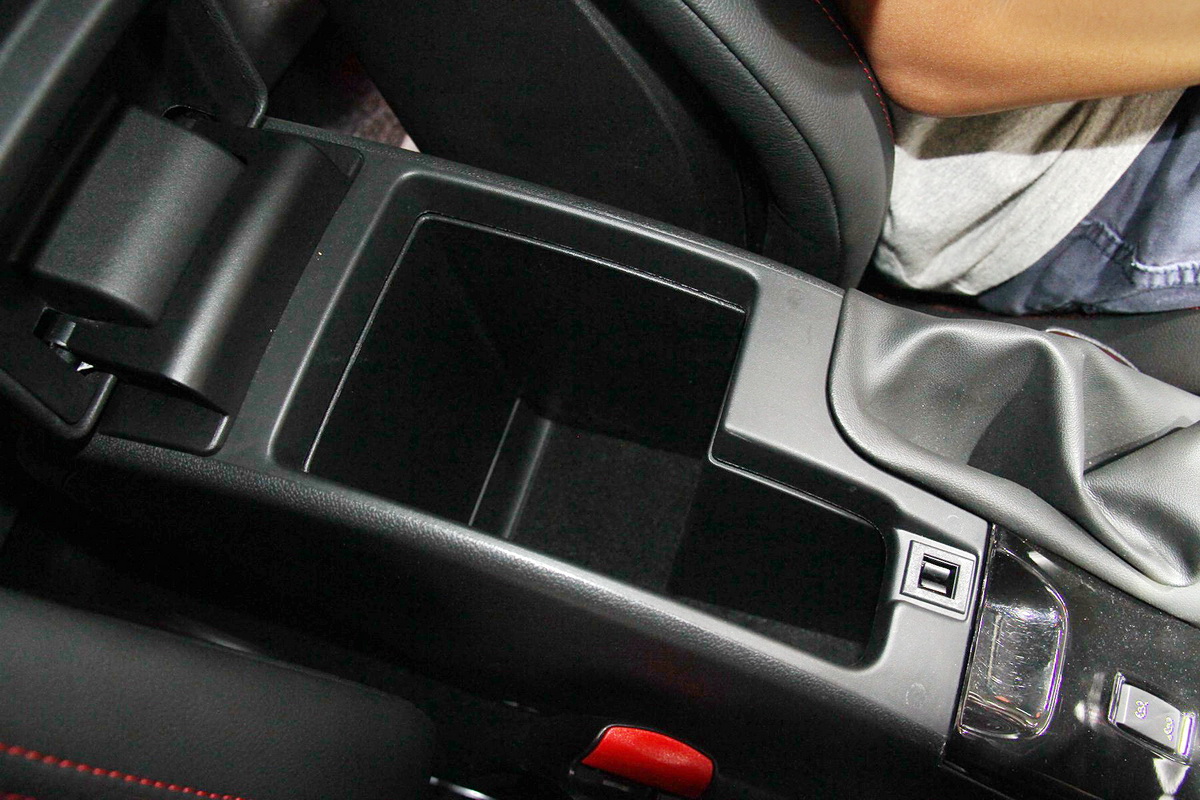 梅甘娜車展高清大圖