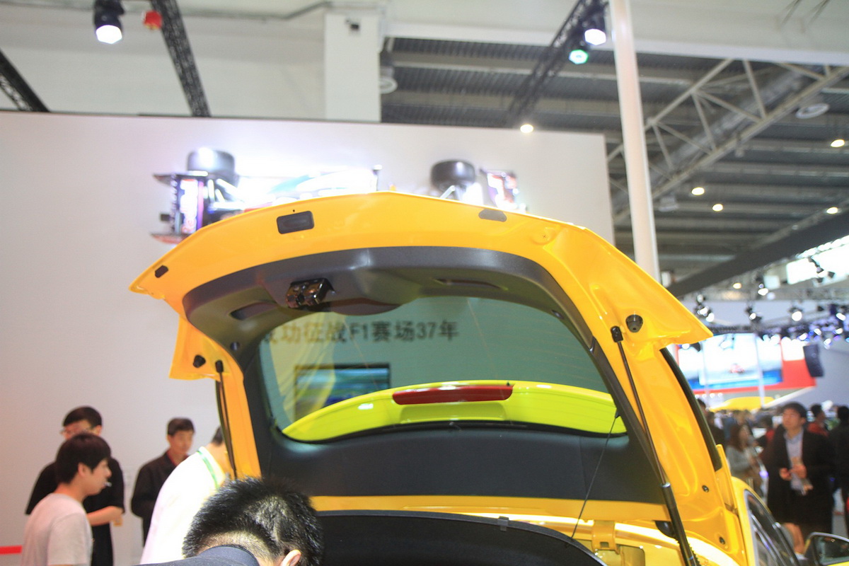 梅甘娜車展高清大圖