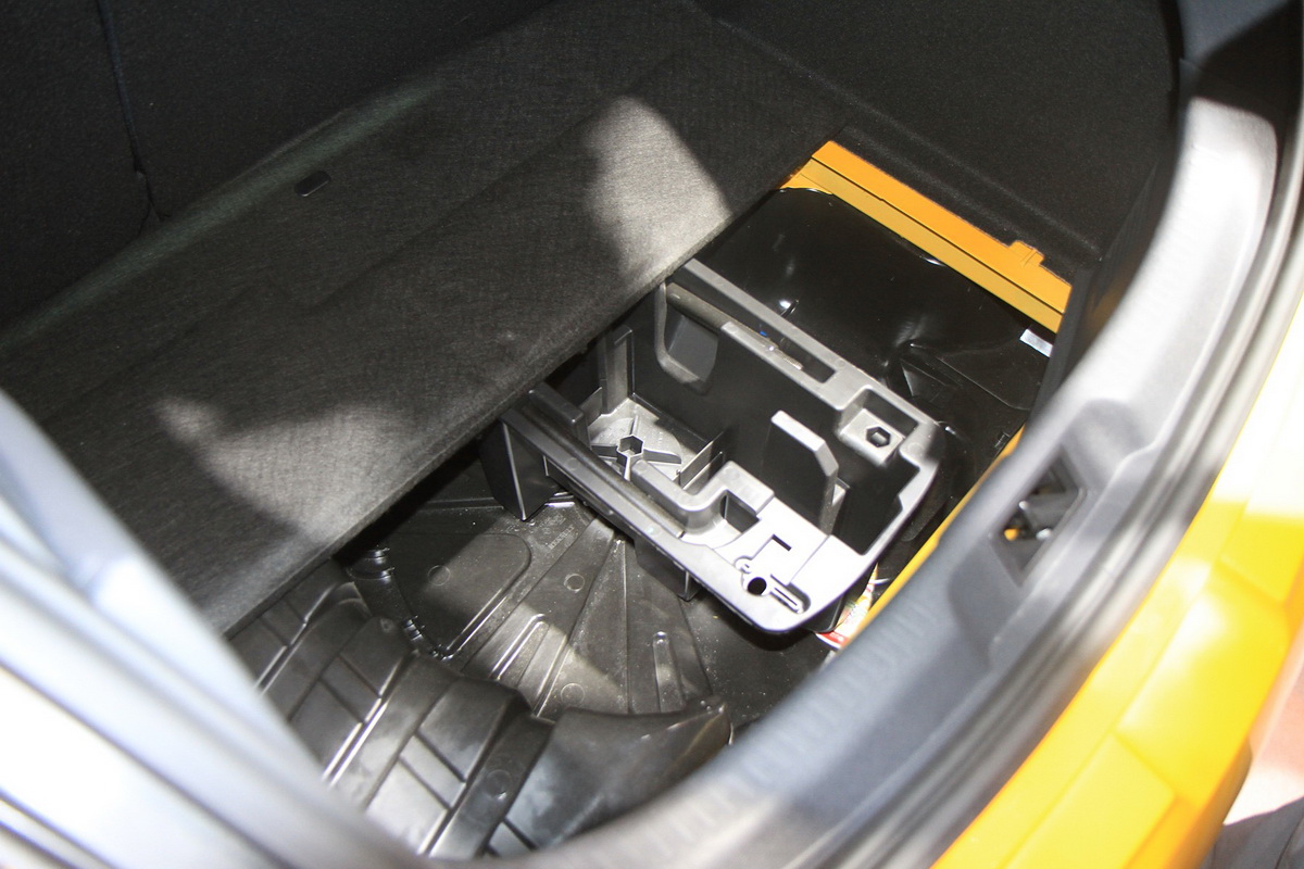 梅甘娜車展高清大圖