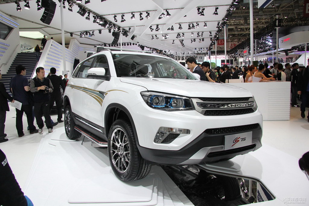 長(zhǎng)安CS75圖片
