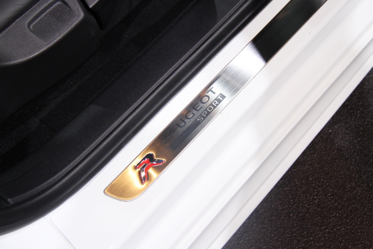 標(biāo)致RCZ車展高清大圖