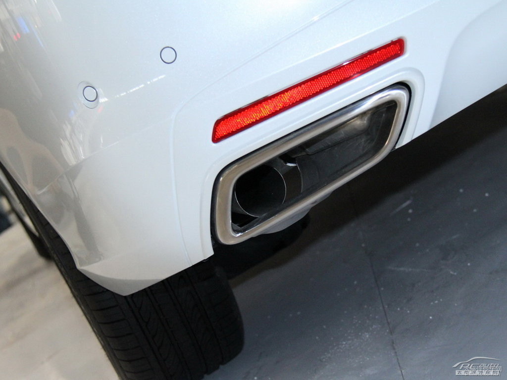 珠光白標(biāo)致408車尾外觀圖片