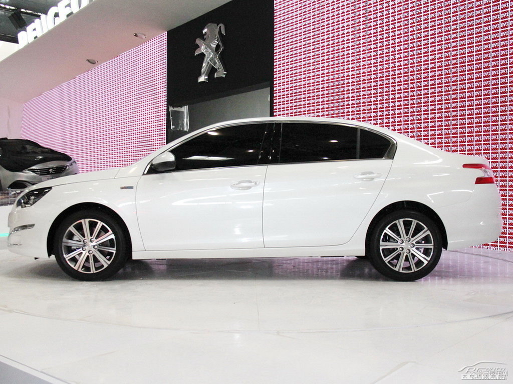 珠光白標(biāo)致408整車外觀外觀圖片