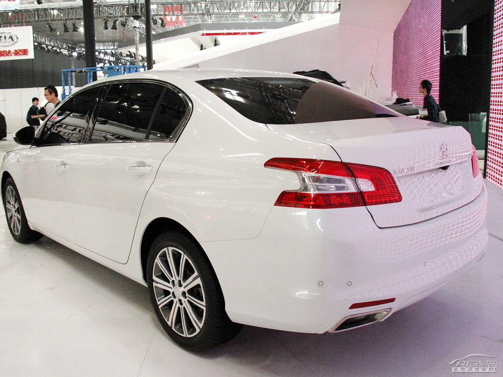 珠光白標致408整車外觀外觀圖片