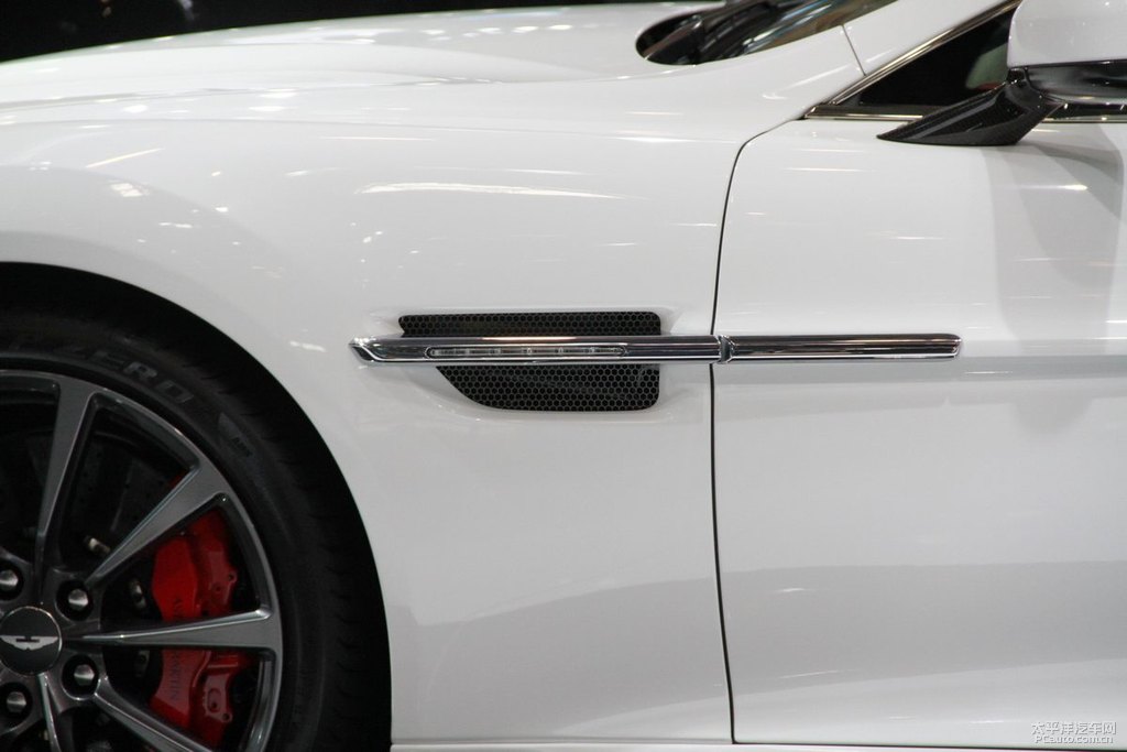 DB9DƬ