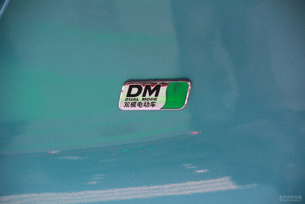 DƬ