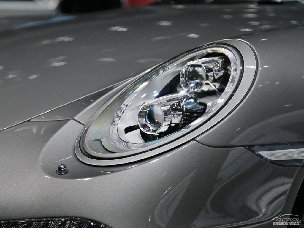 GT銀保時捷911車頭外觀圖片