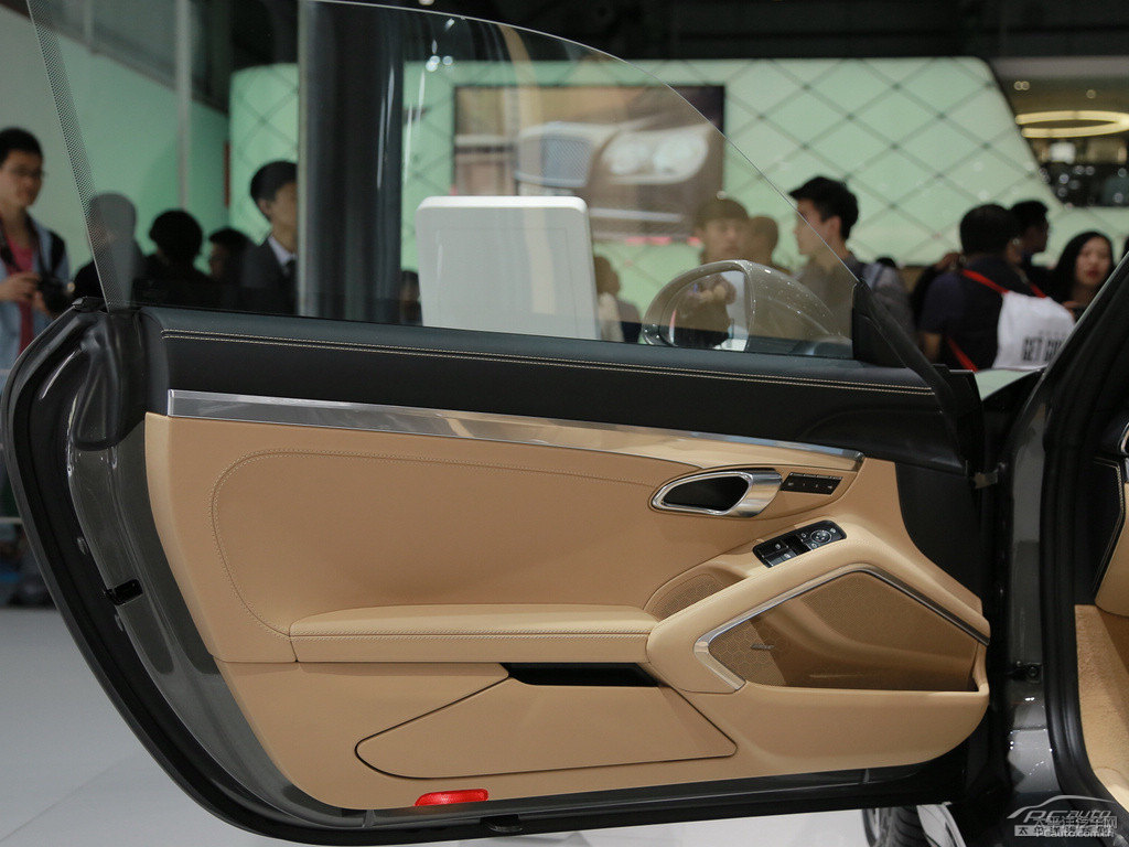 GT銀保時捷911車廂內(nèi)飾圖片