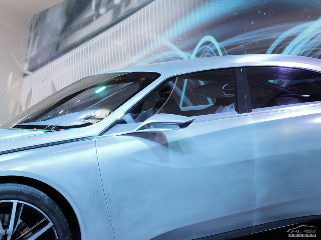 標(biāo)致Exalt外觀(guān)高清大圖