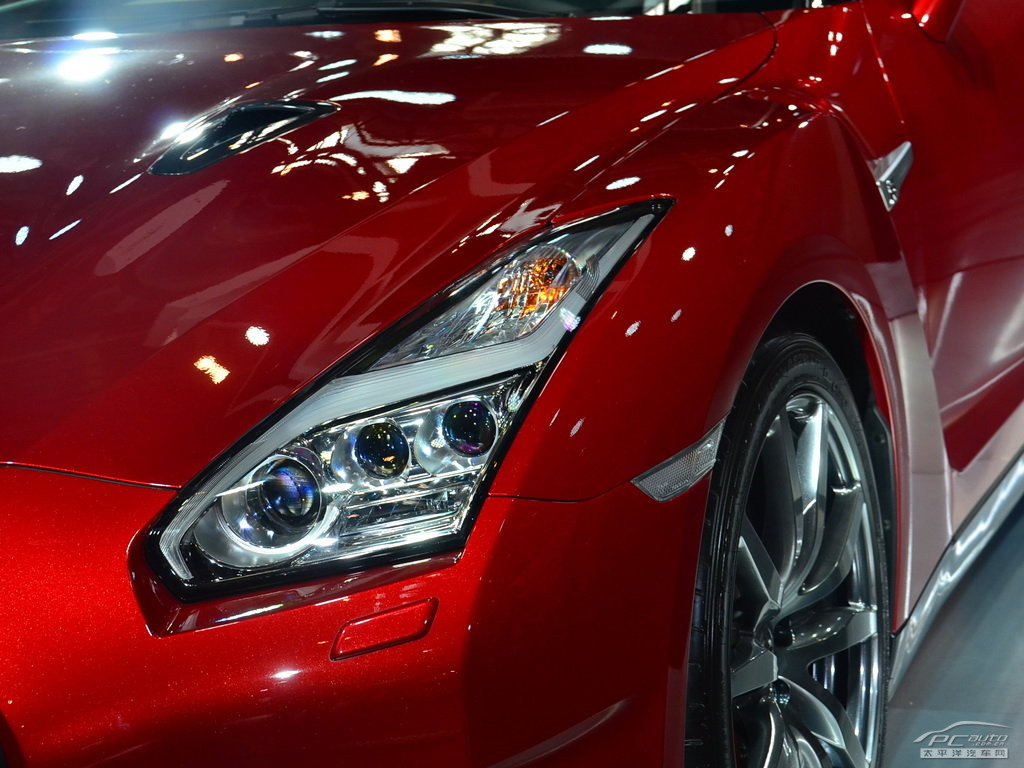 日產(chǎn)GT-R外觀高清大圖