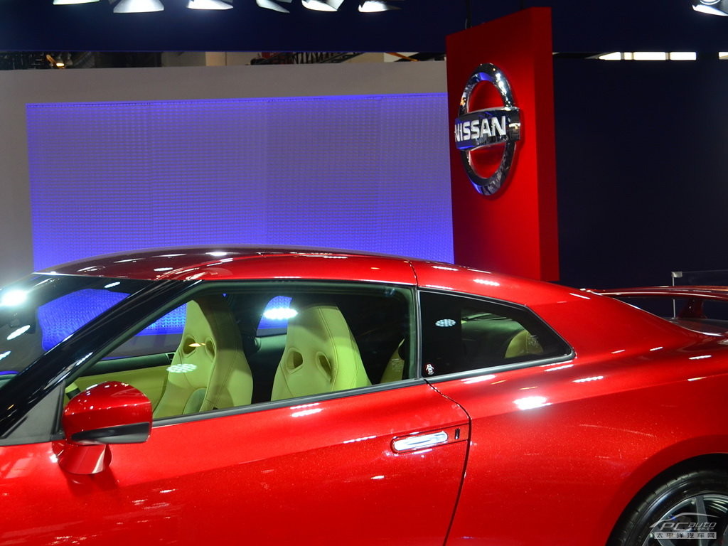 日產(chǎn)GT-R外觀高清大圖