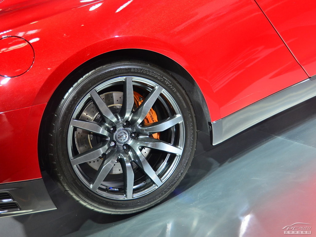日產(chǎn)GT-R外觀高清大圖