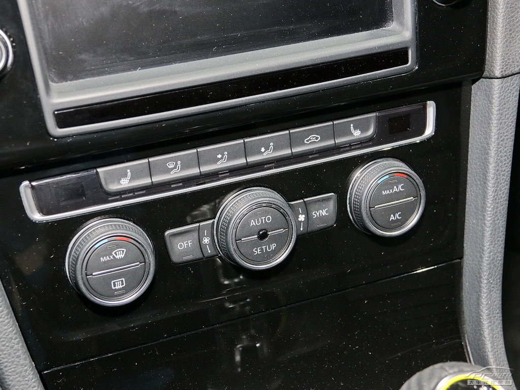 高爾夫(進(jìn)口)內(nèi)飾高清大圖