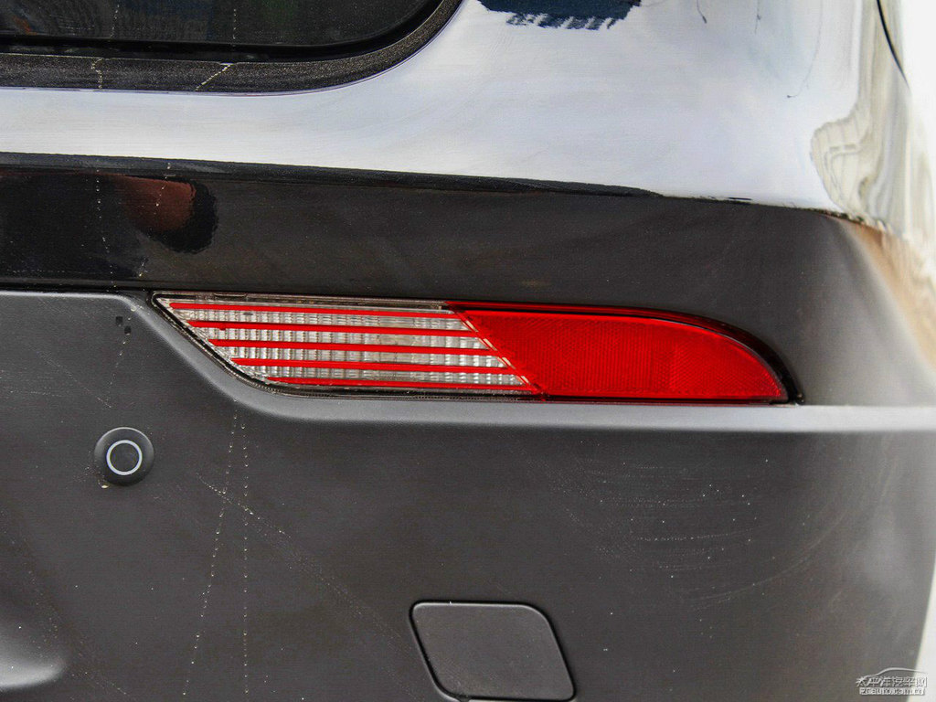 ʯڼ{ǽݴ7 SUV܇β^DƬ