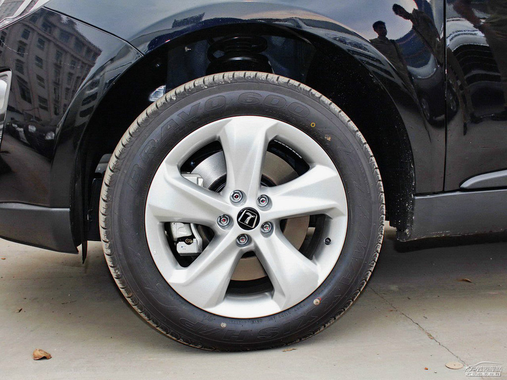 ʯڼ{ǽݴ7 SUV܇(ch)^DƬ