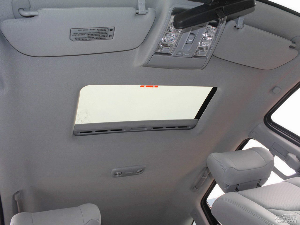 ʯڼ{ǽݴ7 SUV܇(ni)DƬ