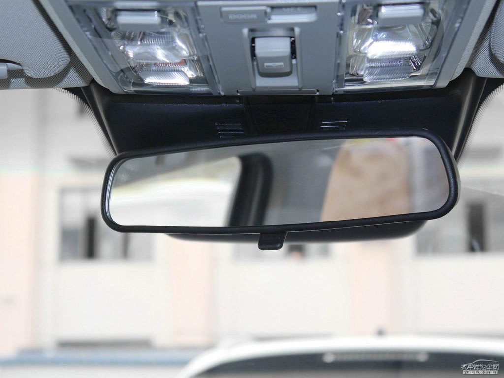 ʯڼ{ǽݴ7 SUV܇(ch)(ni)DƬ