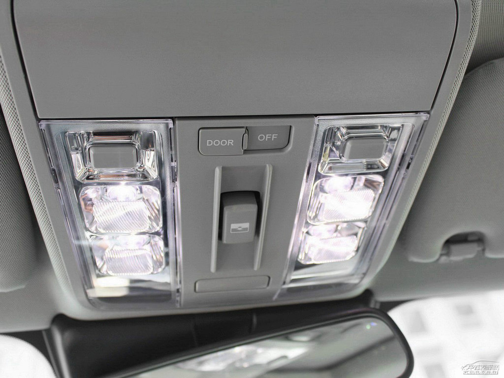 ʯڼ{ǽݴ7 SUV܇(ni)DƬ